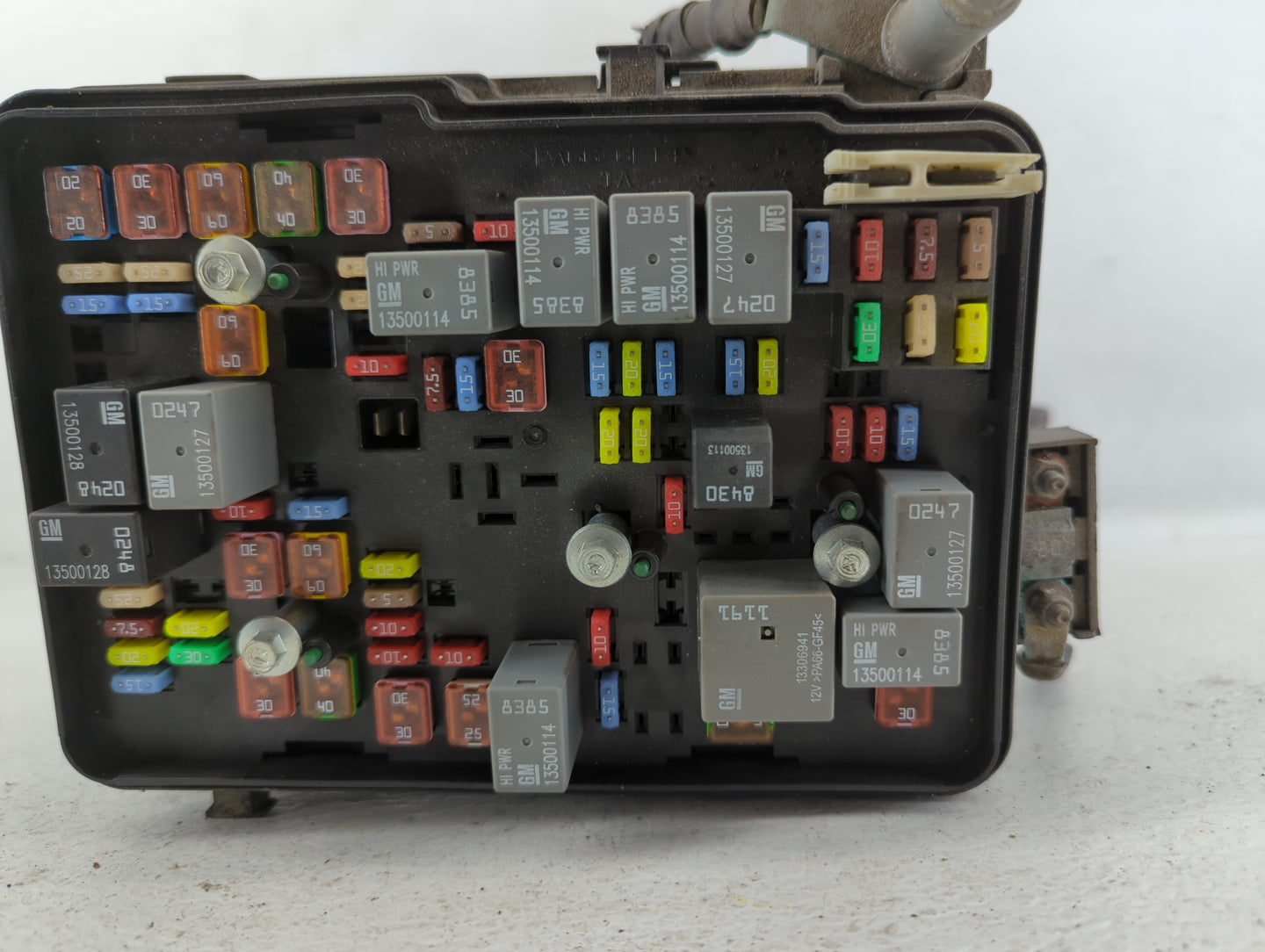 2011 Chevrolet Equinox Fusebox Fuse Box Panel Relay Module P/N:20899629 Fits OEM Used Auto Parts - Oemusedautoparts1.com