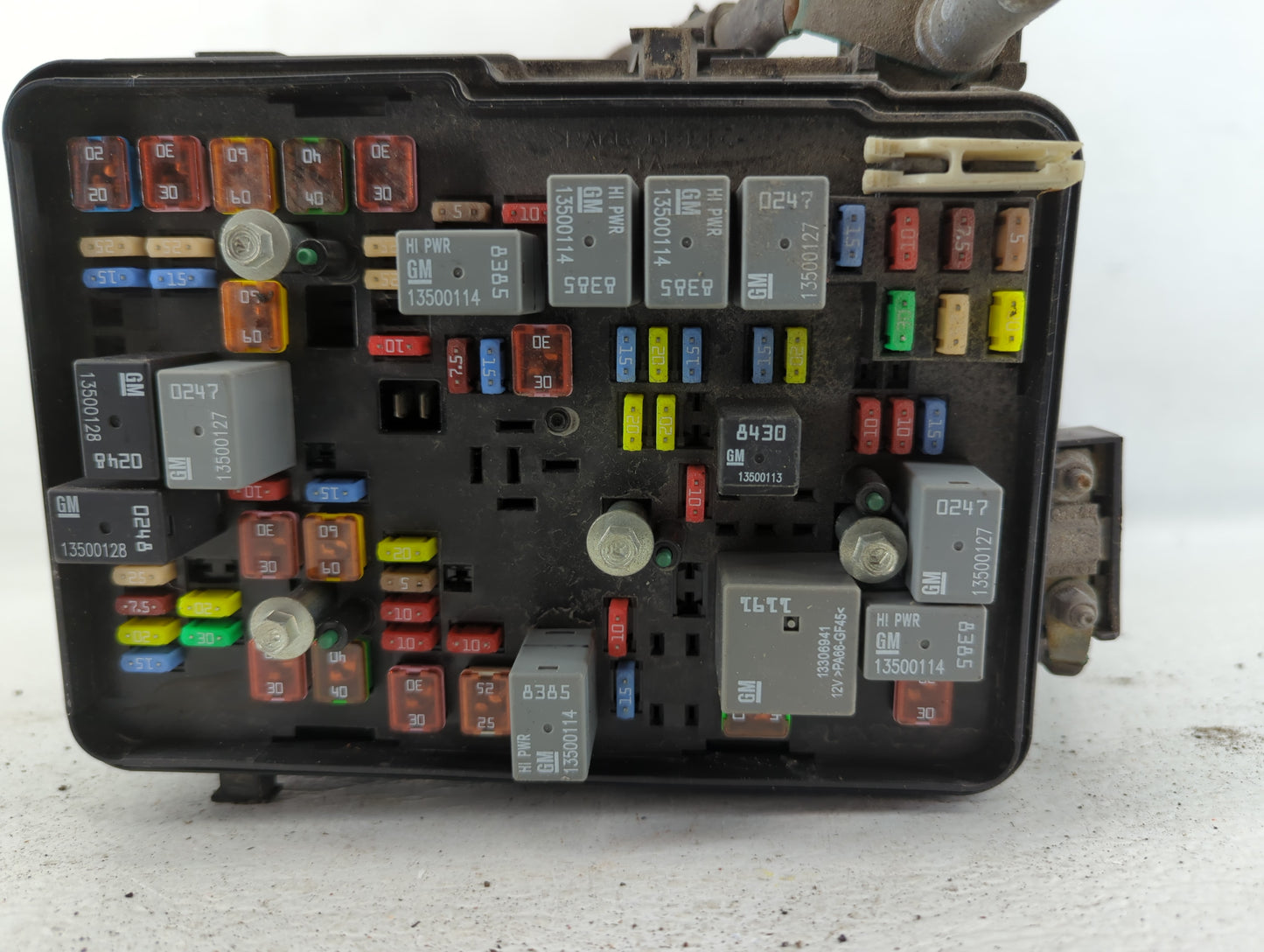 2011 Chevrolet Equinox Fusebox Fuse Box Panel Relay Module P/N:20899629 Fits OEM Used Auto Parts - Oemusedautoparts1.com