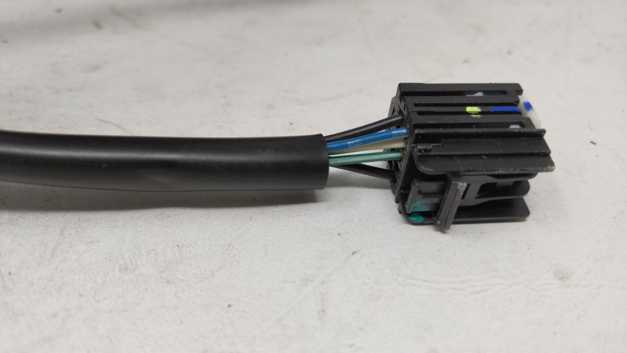 2010-2011 Chevrolet Equinox Driver Side View Mirror - Left Door Mirror OEM Used - Oemusedautoparts1.com