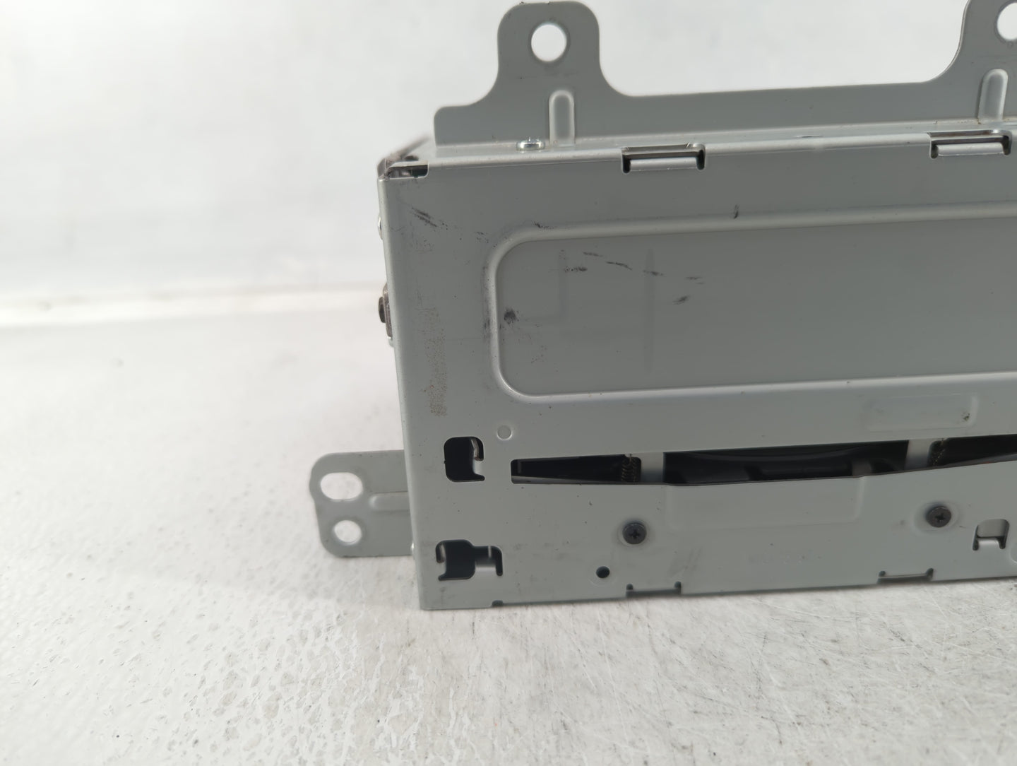 2011-2012 Chevrolet Equinox Radio AM FM Cd Player Receiver Replacement P/N:20983517 Fits Fits 2010 2011 2012 OEM Used Auto P