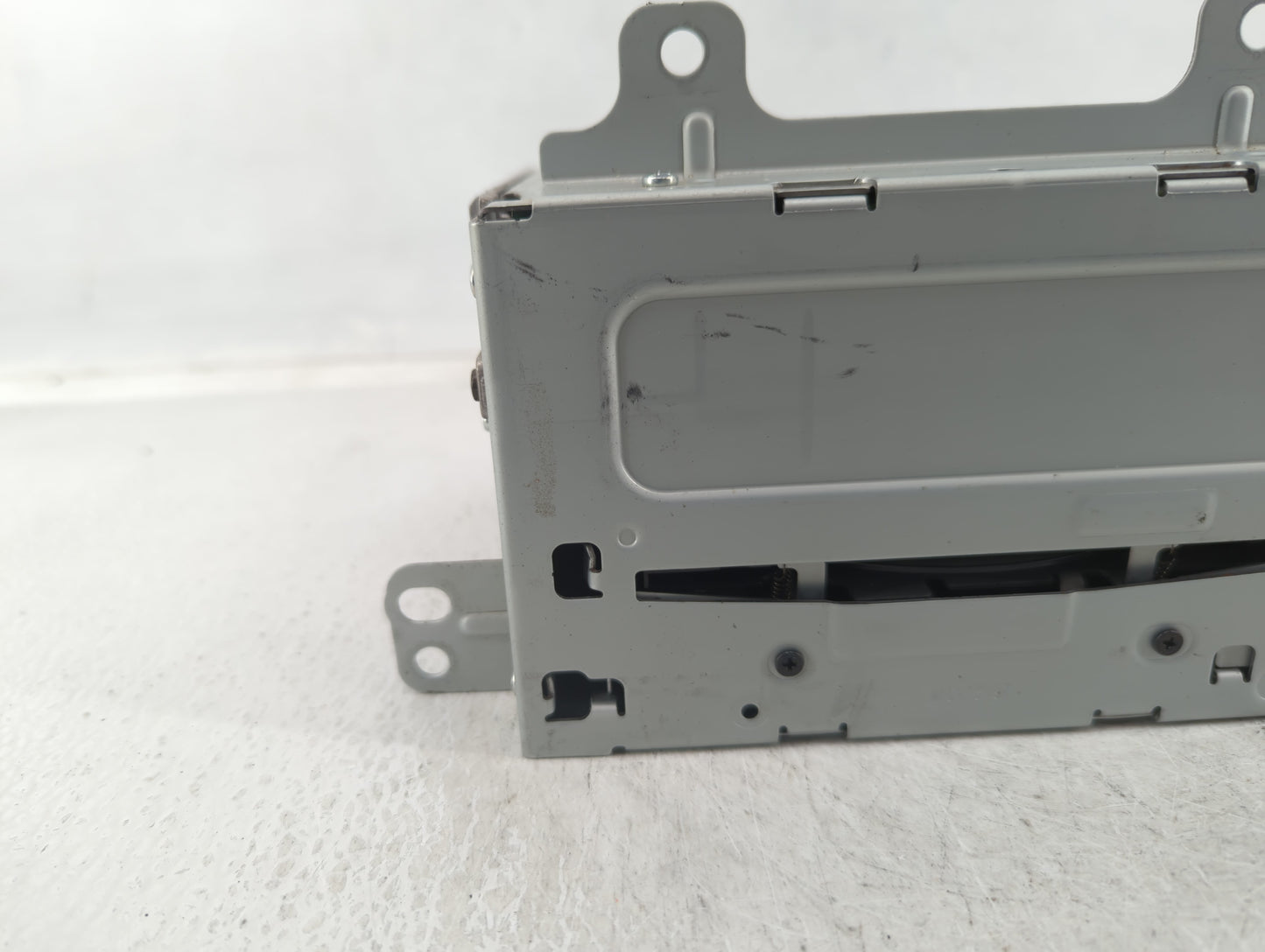 2011-2012 Chevrolet Equinox Radio AM FM Cd Player Receiver Replacement P/N:20983517 Fits Fits 2010 2011 2012 OEM Used Auto P