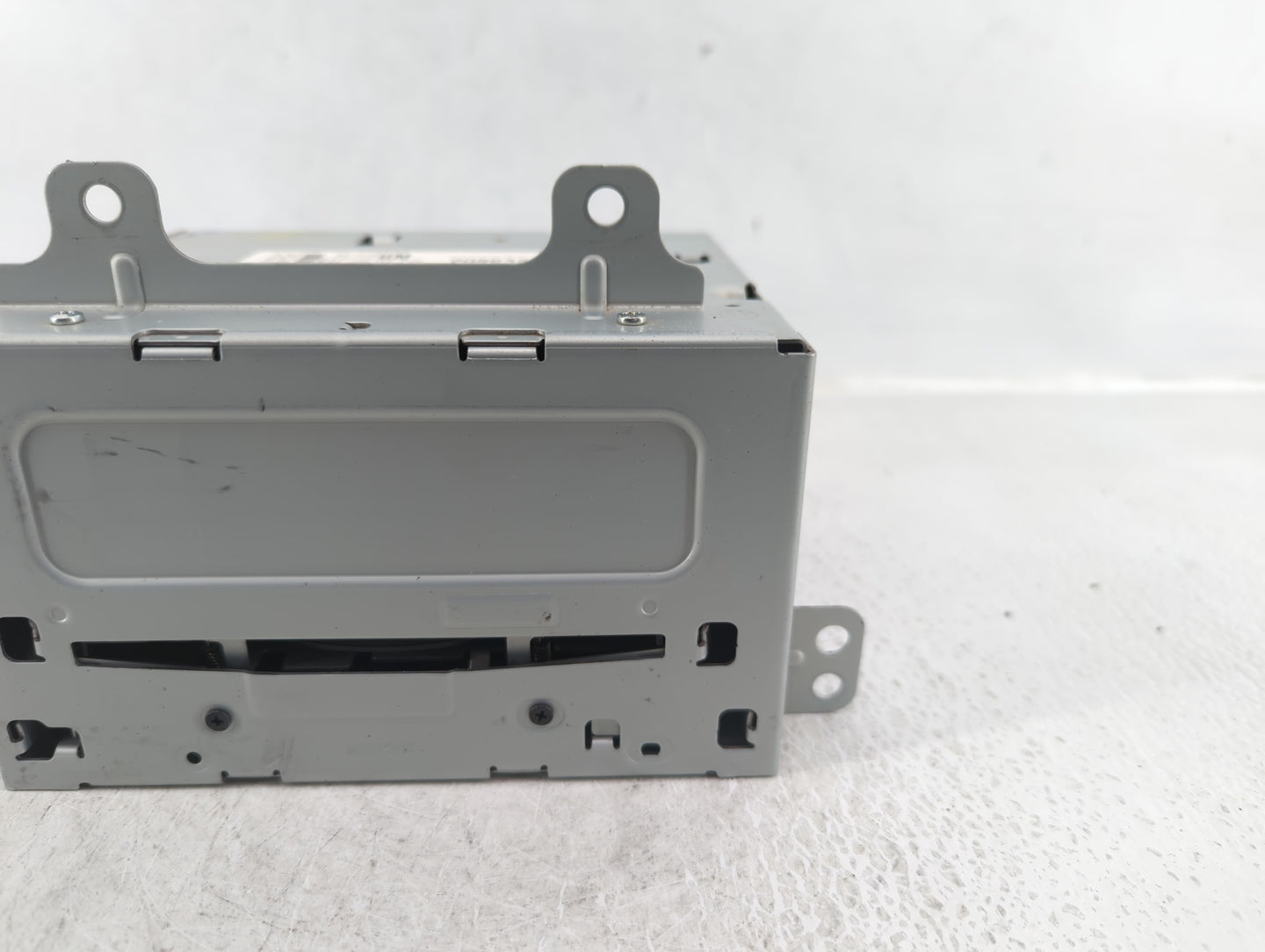 2011-2012 Chevrolet Equinox Radio AM FM Cd Player Receiver Replacement P/N:20983517 Fits Fits 2010 2011 2012 OEM Used Auto P