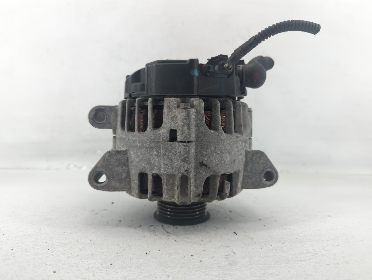 2010-2017 Chevrolet Equinox Alternator Replacement Generator Charging Assembly Engine OEM P/N:13500315 Fits OEM Used Auto Pa