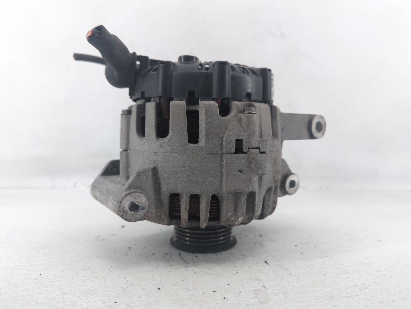 2010-2017 Chevrolet Equinox Alternator Replacement Generator Charging Assembly Engine OEM P/N:13500315 Fits OEM Used Auto Pa