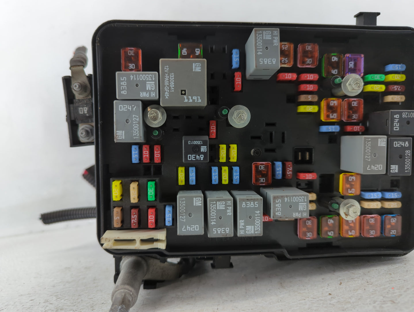 2011 Chevrolet Equinox Fusebox Fuse Box Panel Relay Module P/N:20899629_02 Fits OEM Used Auto Parts - Oemusedautoparts1.com