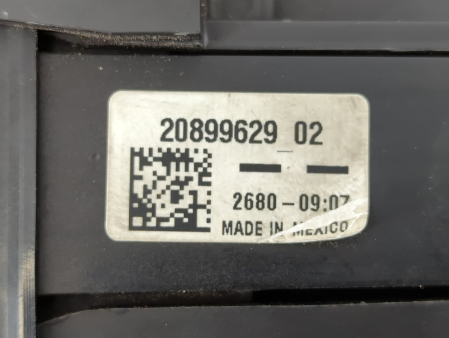 2011 Chevrolet Equinox Fusebox Fuse Box Panel Relay Module P/N:20899629_02 Fits OEM Used Auto Parts - Oemusedautoparts1.com