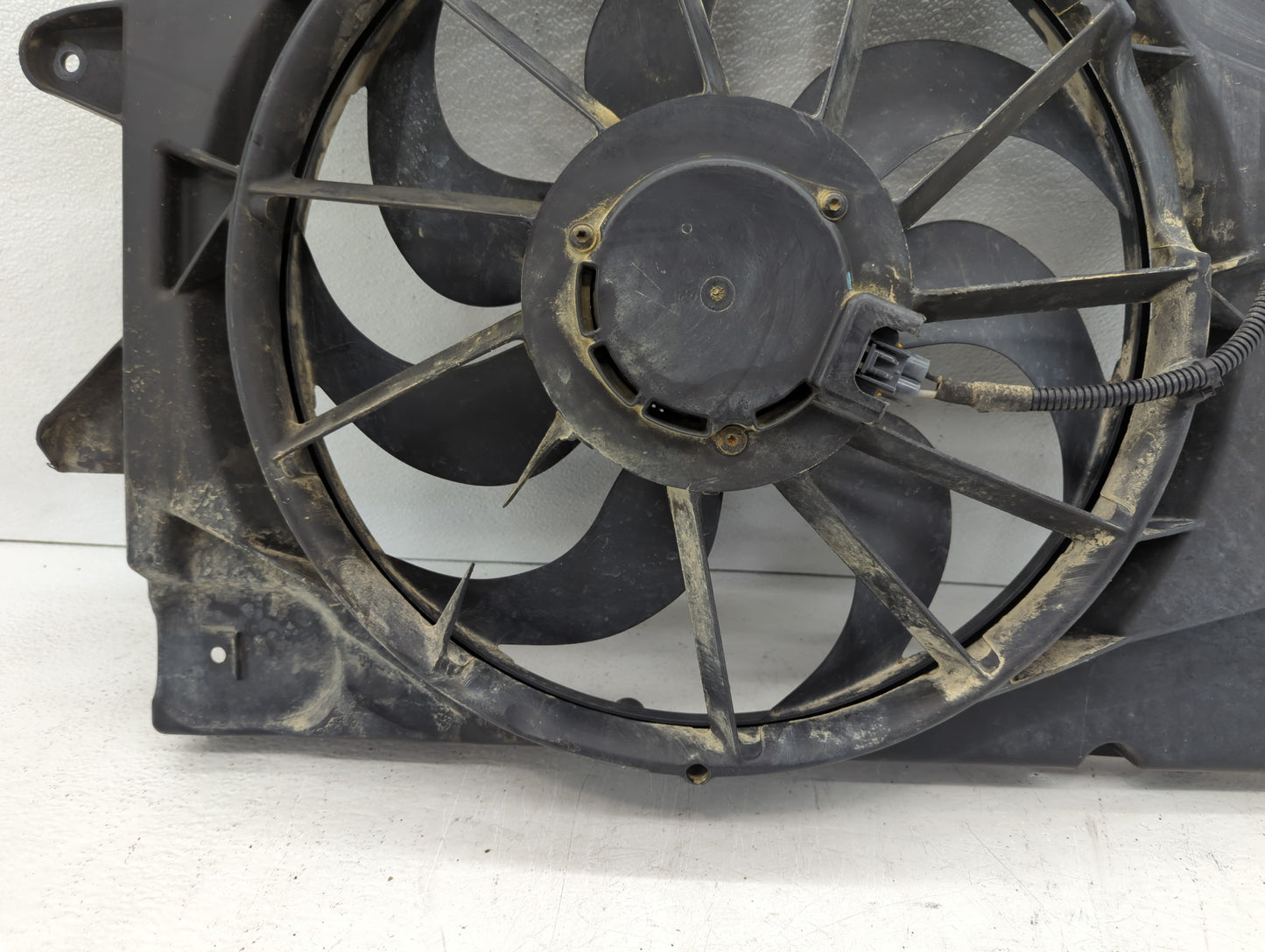 2010-2017 Chevrolet Equinox Left Radiator Fan Motor Assembly - Oemusedautoparts1.com