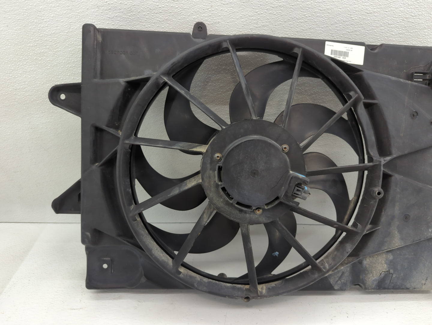 2010-2017 Chevrolet Equinox Left Radiator Fan Motor Assembly - Oemusedautoparts1.com