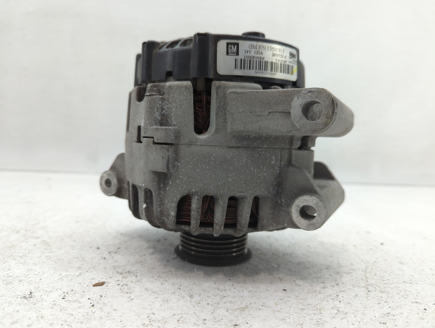 2010-2017 Chevrolet Equinox Alternator Replacement Generator Charging Assembly Engine OEM P/N:13500315 Fits OEM Used Auto Pa