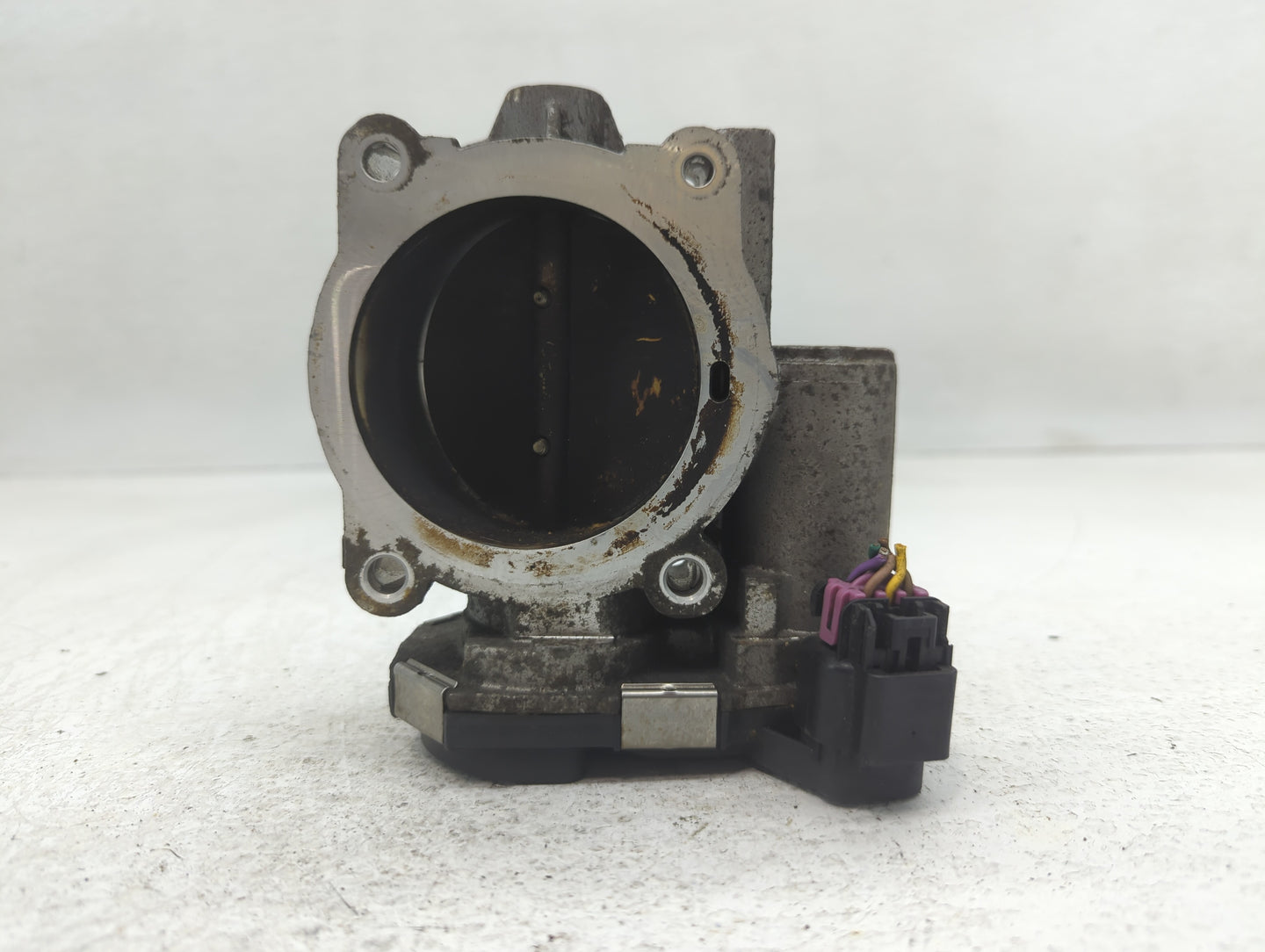 2010-2011 Chevrolet Equinox Throttle Body P/N:AA994AA2520C Fits Fits 2007 2008 2009 2010 2011 2012 OEM Used Auto Parts - Oem