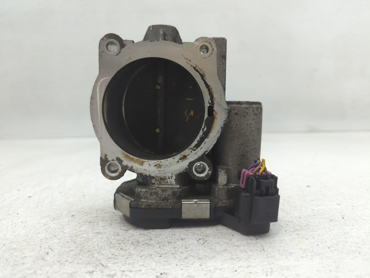 2010-2011 Chevrolet Equinox Throttle Body P/N:AA994AA2520C Fits Fits 2007 2008 2009 2010 2011 2012 OEM Used Auto Parts - Oem