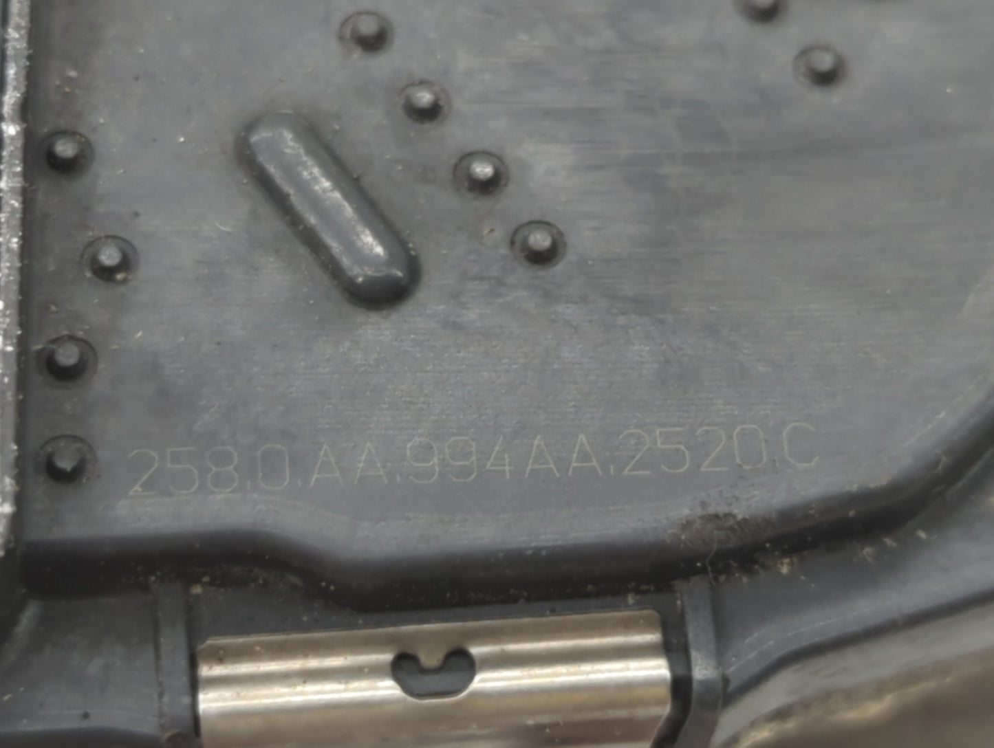 2010-2011 Chevrolet Equinox Throttle Body P/N:AA994AA2520C Fits Fits 2007 2008 2009 2010 2011 2012 OEM Used Auto Parts - Oem