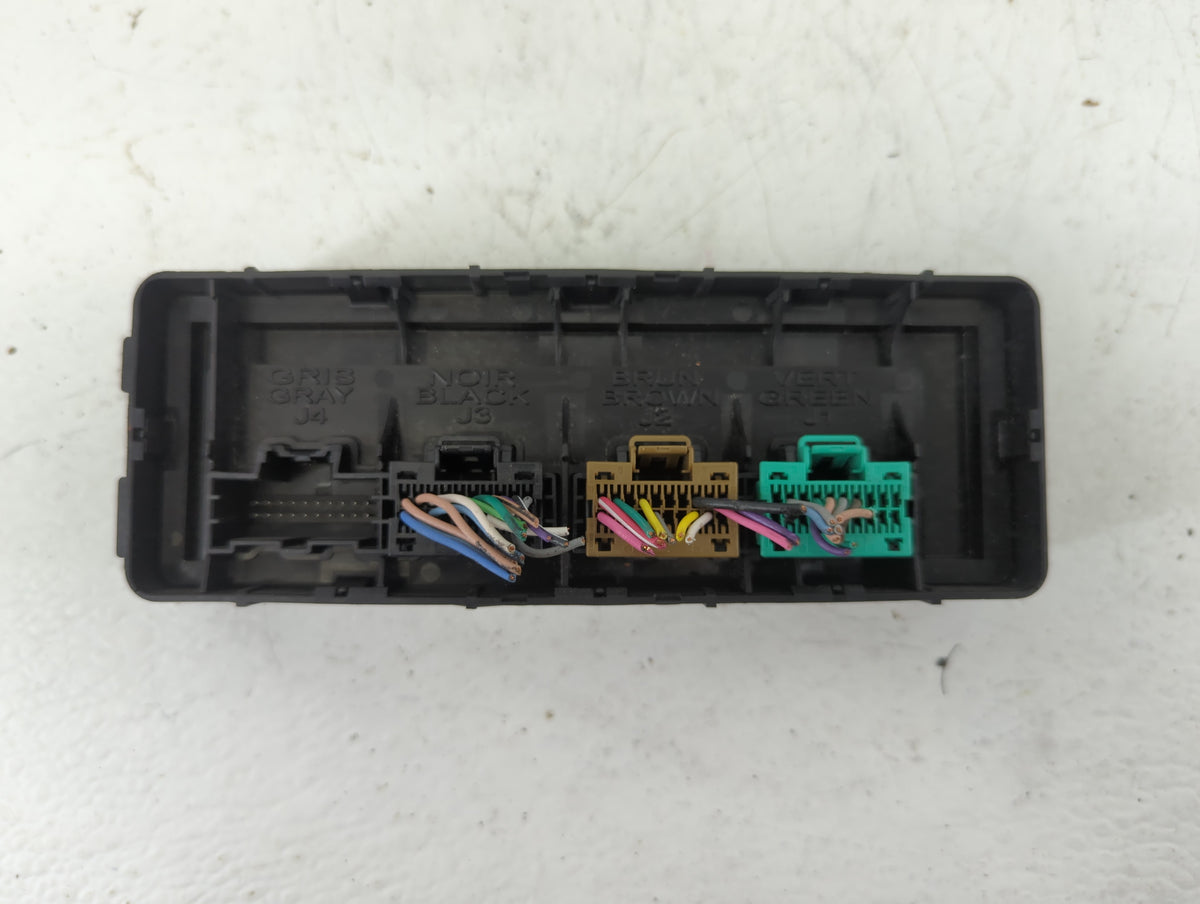 2011-2012 Chevrolet Equinox Fusebox Fuse Box Panel Relay Module P/N:20899627_02 Fits Fits 2011 2012 OEM Used Auto Parts - Oe