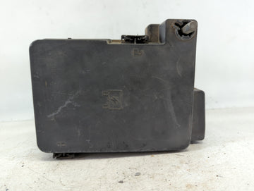 2011 Chevrolet Equinox Fusebox Fuse Box Panel Relay Module P/N:20899629_02 Fits OEM Used Auto Parts - Oemusedautoparts1.com