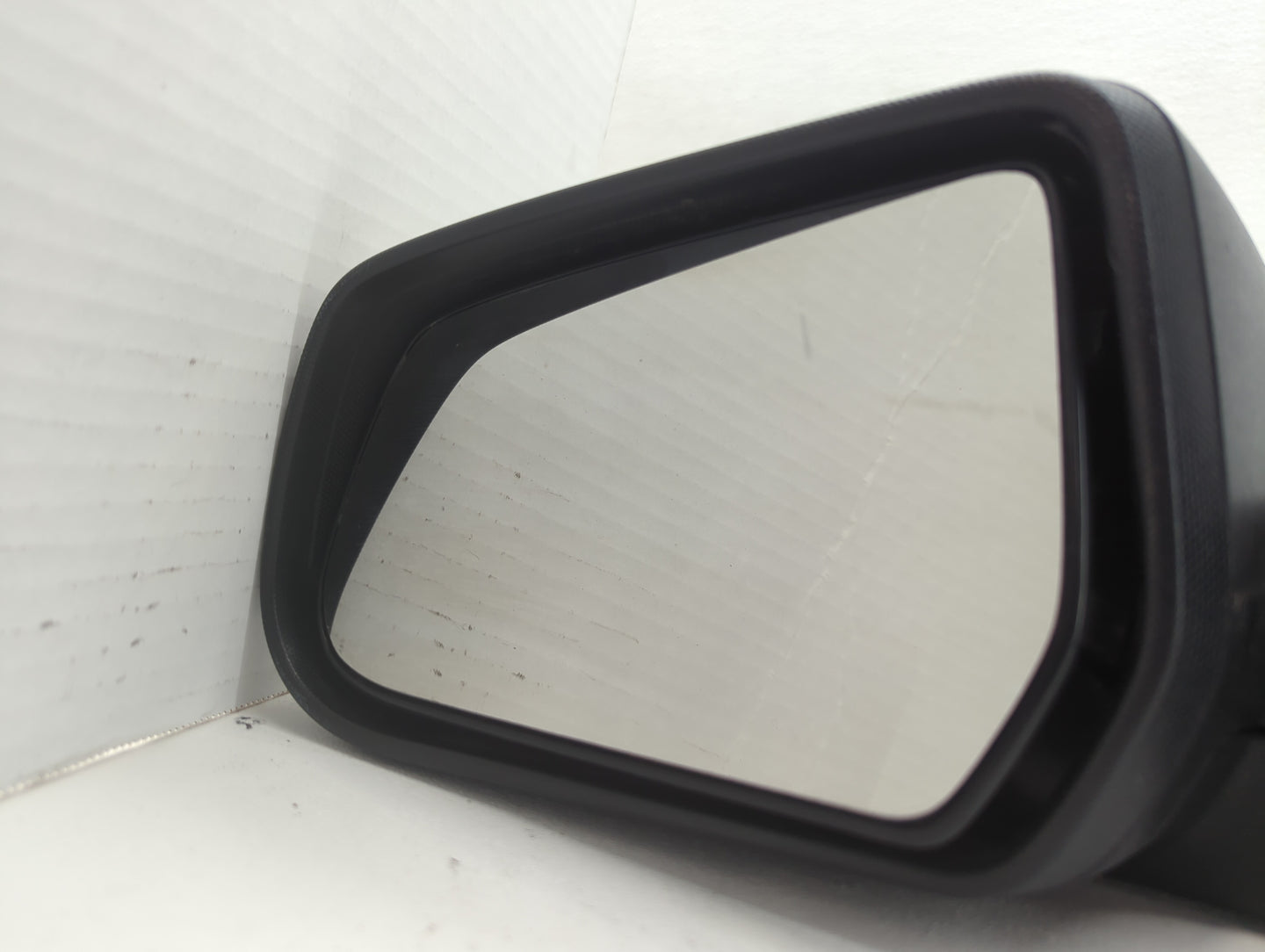 2010-2011 Chevrolet Equinox Driver Left Side View Manual Door Mirror - Oemusedautoparts1.com