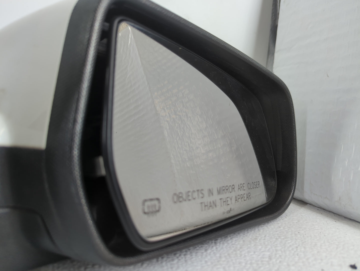 2010-2011 Chevrolet Equinox Passenger Side View Mirror - Right Door Mirror OEM Used - Oemusedautoparts1.com
