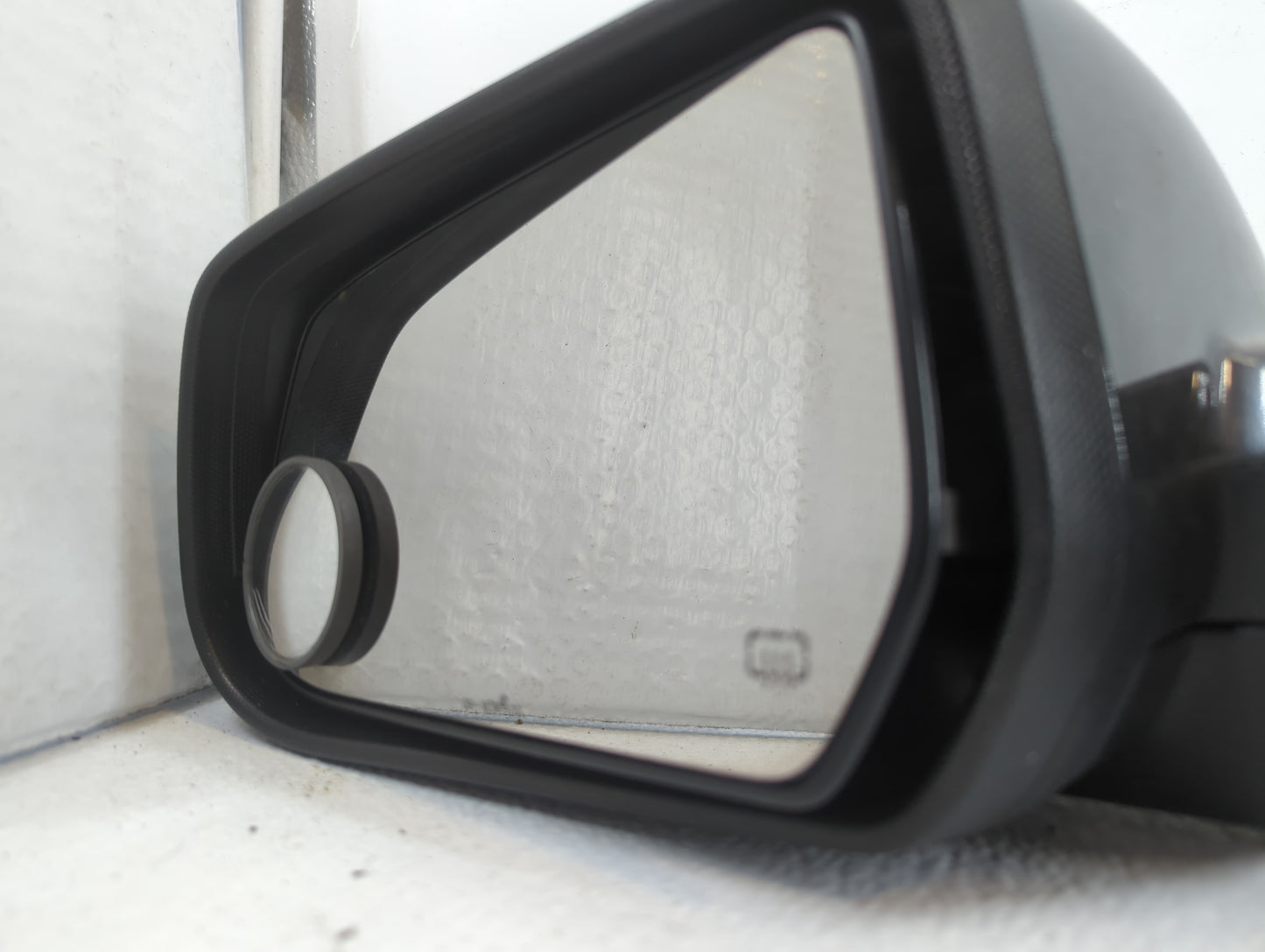 2010-2011 Chevrolet Equinox Driver Side View Mirror - Left Door Mirror OEM Used - Oemusedautoparts1.com
