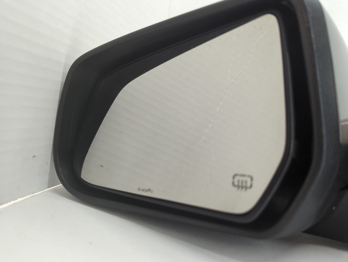 2010-2011 Chevrolet Equinox Driver Side View Mirror - Left Door Mirror OEM Used - Oemusedautoparts1.com