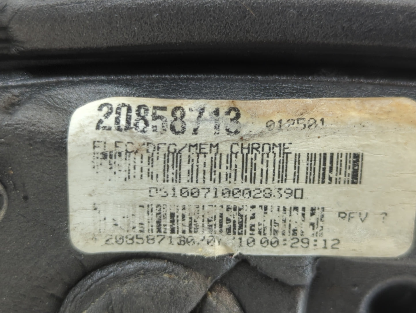 2010-2011 Chevrolet Equinox Passenger Side View Mirror - Right Door Mirror OEM Used - Oemusedautoparts1.com