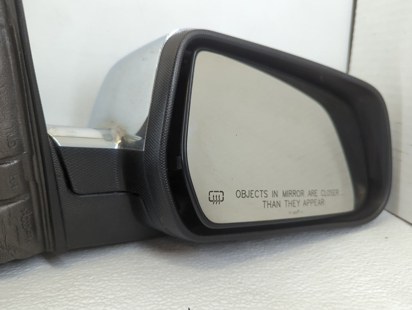 2010-2011 Chevrolet Equinox Passenger Side View Mirror - Right Door Mirror OEM Used - Oemusedautoparts1.com