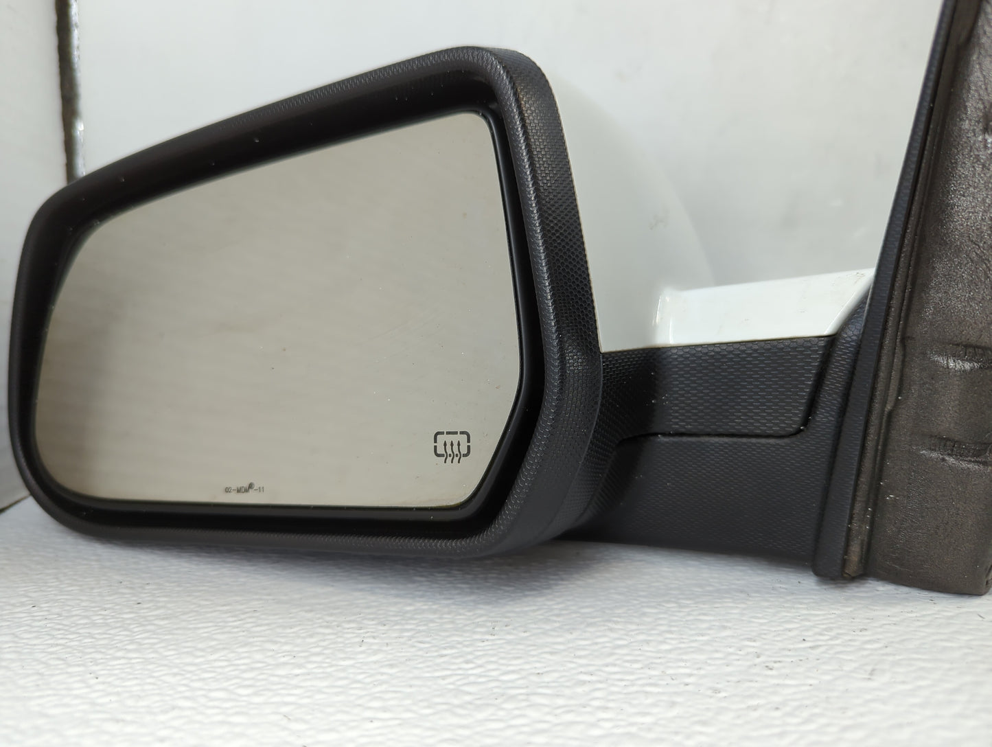 2010-2011 Chevrolet Equinox Driver Side View Mirror - Left Door Mirror OEM Used - Oemusedautoparts1.com