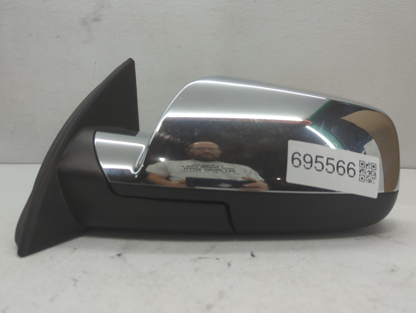 2010-2011 Chevrolet Equinox Driver Side View Mirror - Left Door Mirror OEM Used - Oemusedautoparts1.com