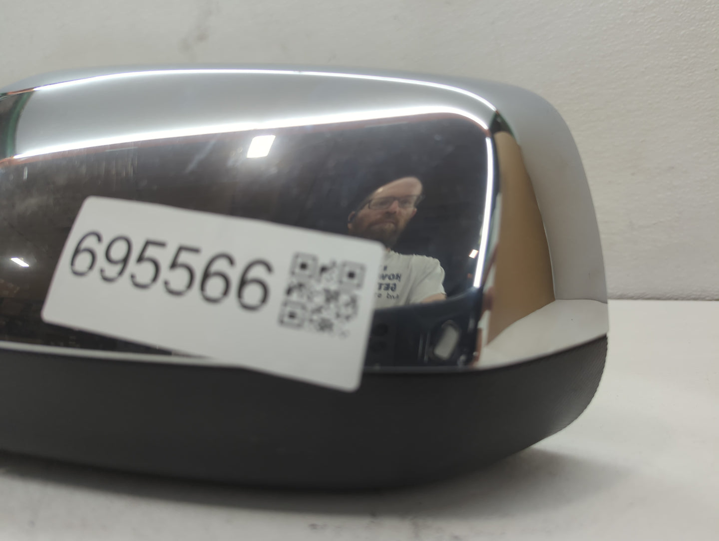2010-2011 Chevrolet Equinox Driver Side View Mirror - Left Door Mirror OEM Used - Oemusedautoparts1.com