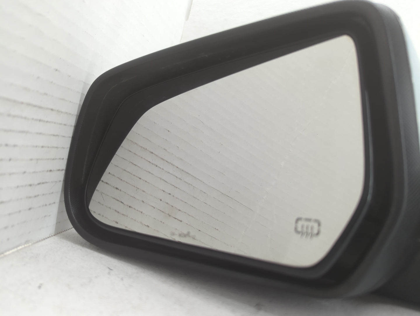 2010-2011 Chevrolet Equinox Driver Side View Mirror - Left Door Mirror OEM Used - Oemusedautoparts1.com
