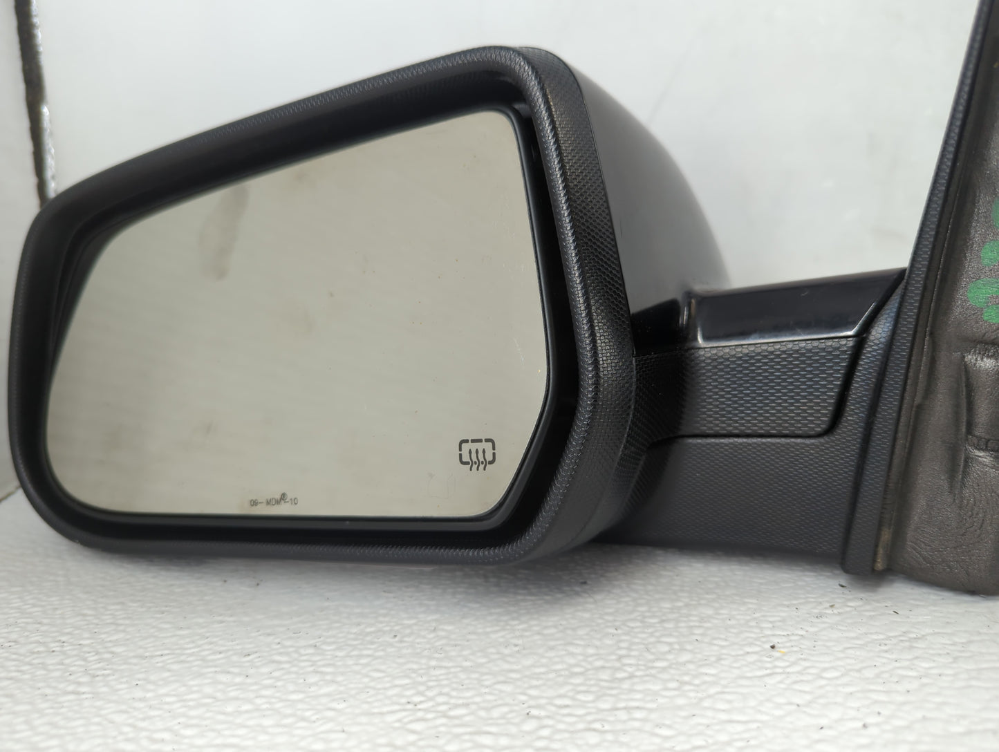 2010-2011 Chevrolet Equinox Driver Side View Mirror - Left Door Mirror OEM Used - Oemusedautoparts1.com