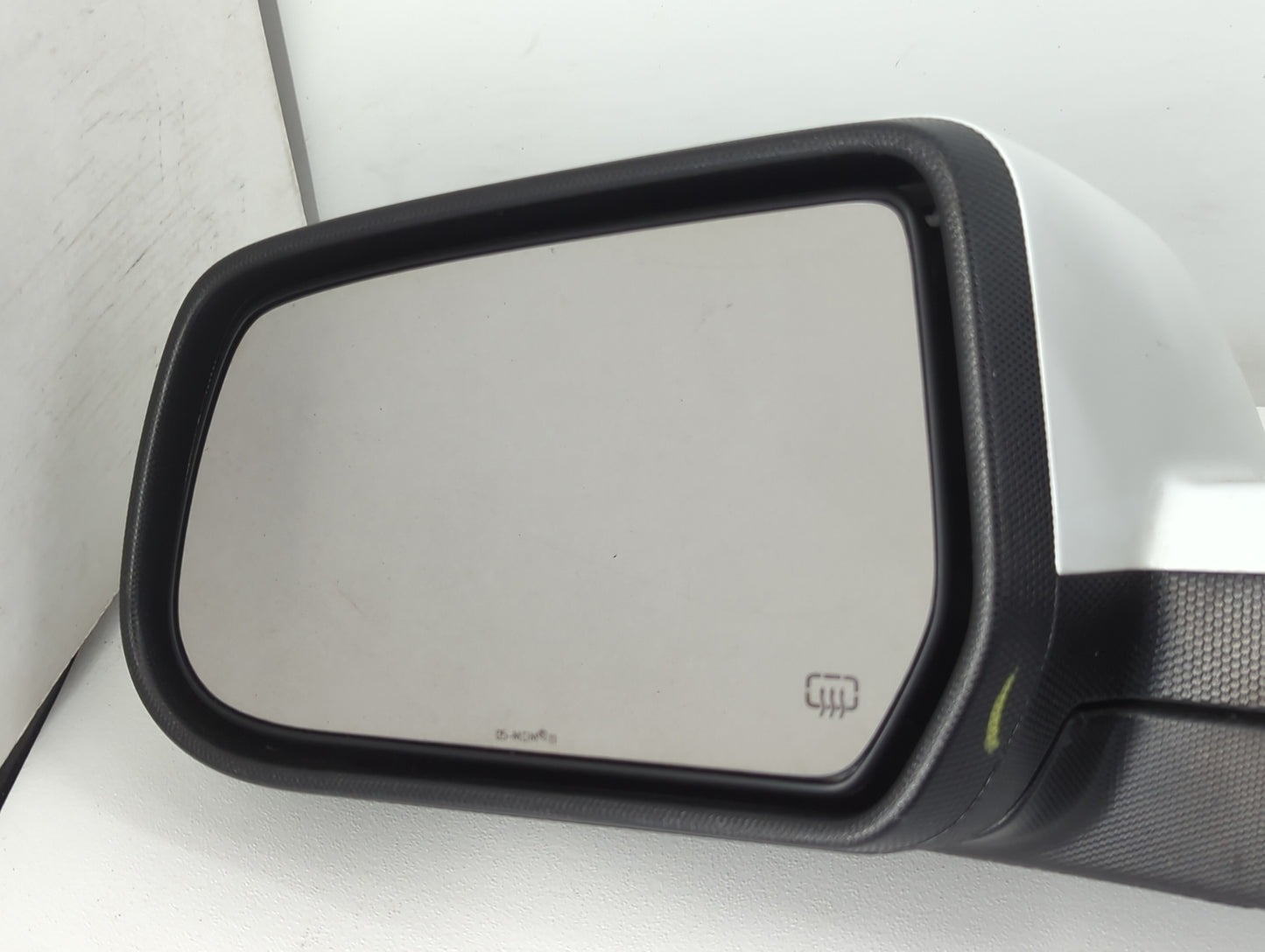 2010-2011 Chevrolet Equinox Driver Side View Mirror - Left Door Mirror OEM Used - Oemusedautoparts1.com
