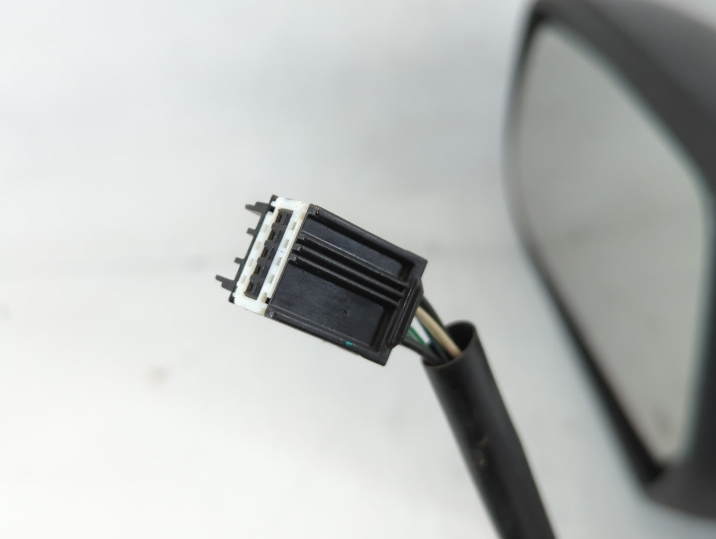 2010-2011 Chevrolet Equinox Driver Side View Mirror - Left Door Mirror OEM Used - Oemusedautoparts1.com