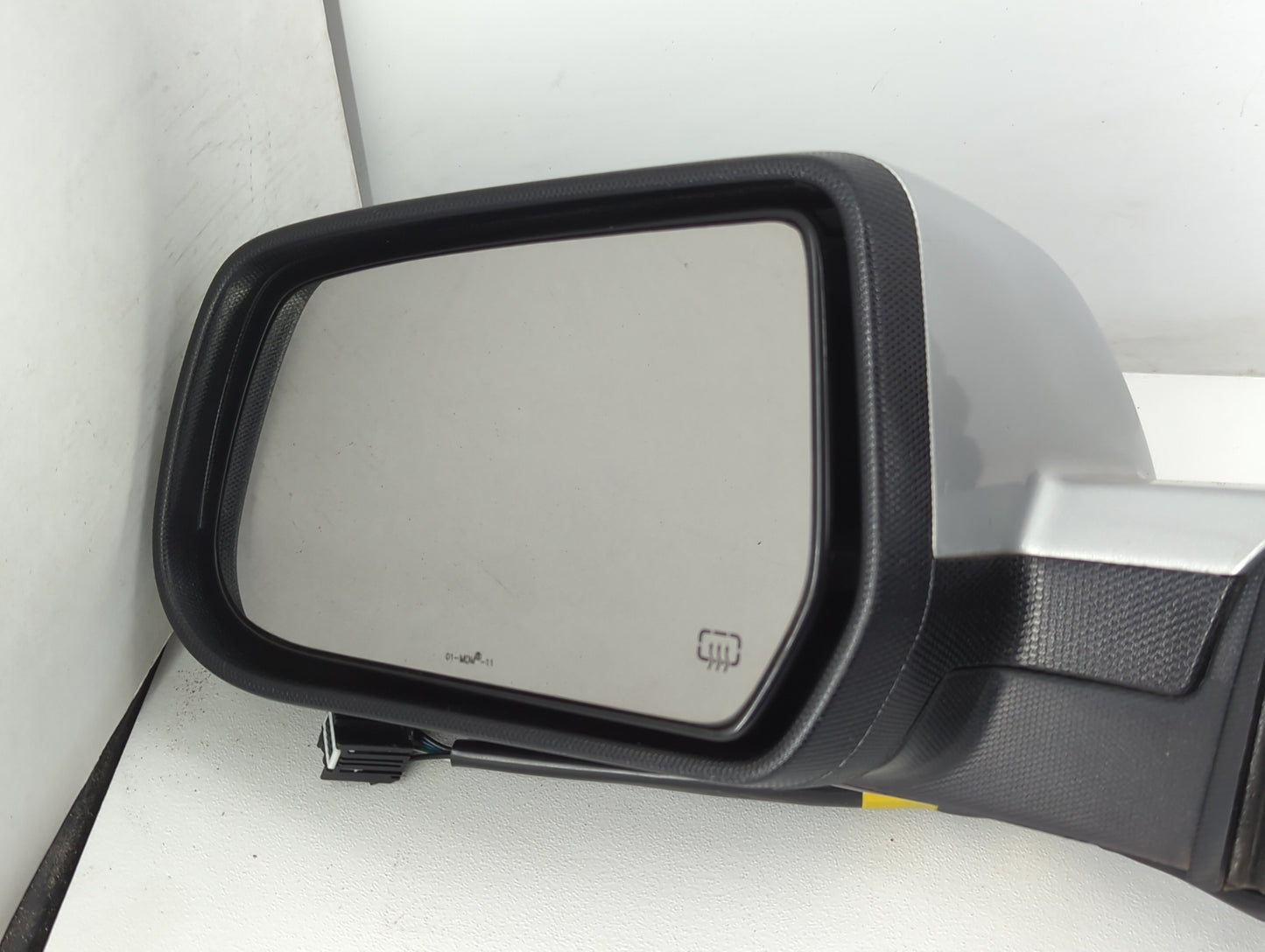 2010-2011 Chevrolet Equinox Driver Side View Mirror - Left Door Mirror OEM Used - Oemusedautoparts1.com
