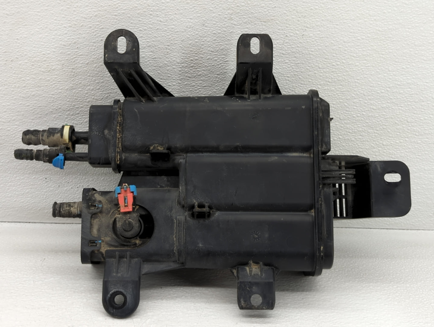 2011 Chevrolet Equinox Fuel Vapor Charcoal Canister - Oemusedautoparts1.com