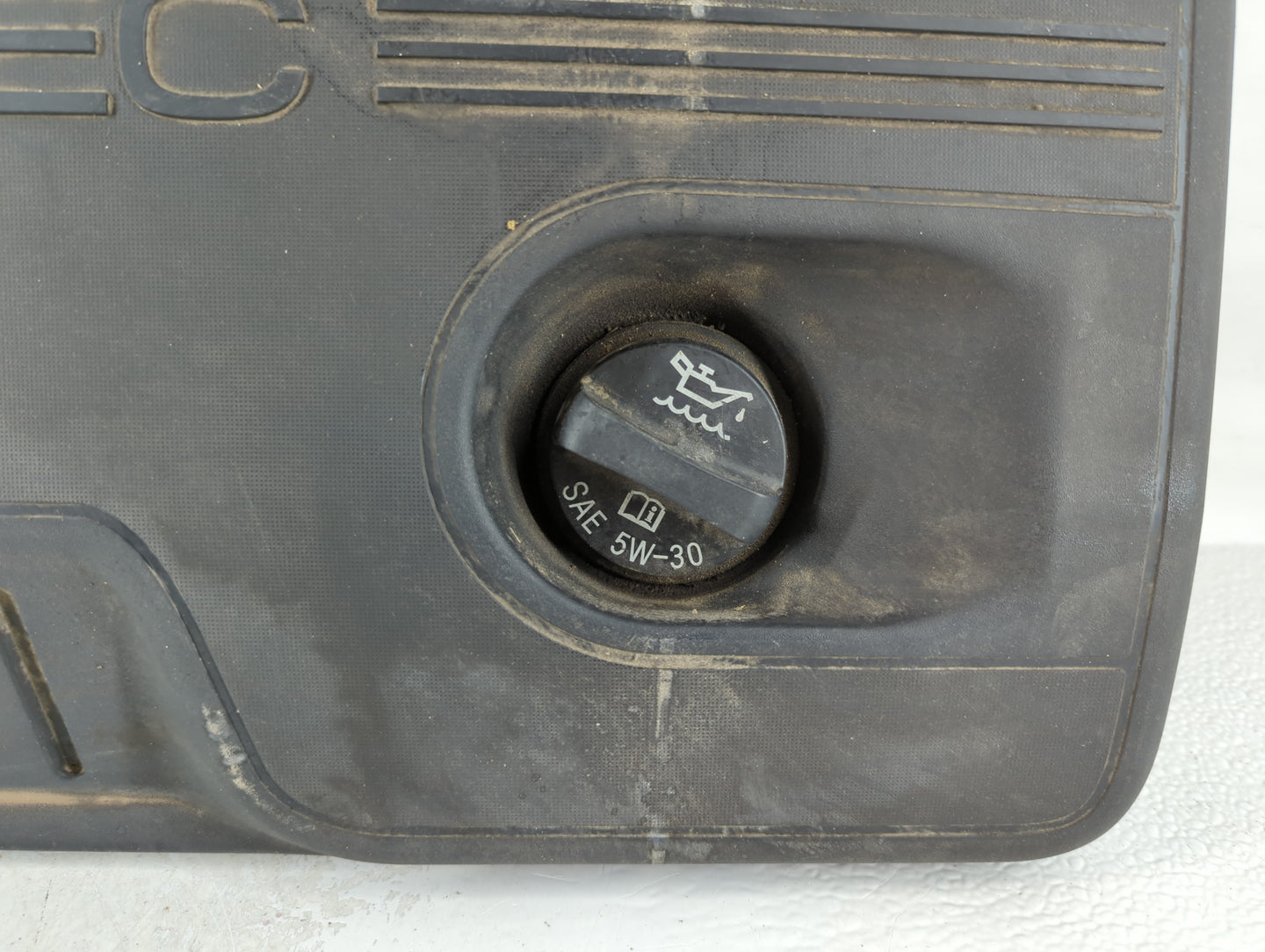 2011 Chevrolet Equinox Engine Cover - Oemusedautoparts1.com