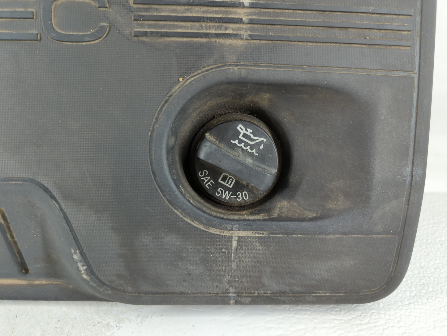 2011 Chevrolet Equinox Engine Cover - Oemusedautoparts1.com