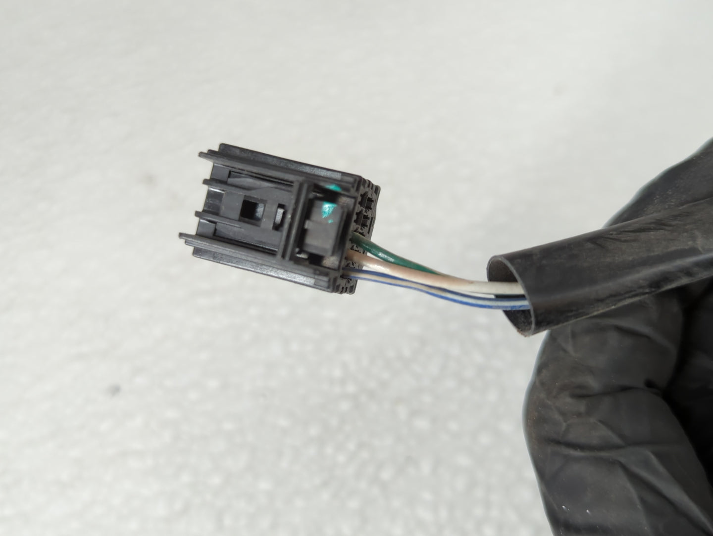 2010-2011 Chevrolet Equinox Driver Side View Mirror - Left Door Mirror OEM Used - Oemusedautoparts1.com