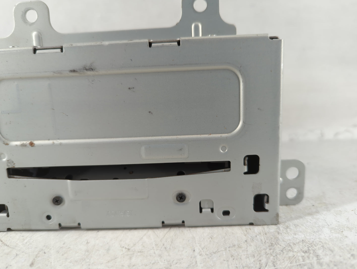 2011-2012 Chevrolet Equinox Radio AM FM Cd Player Receiver Replacement P/N:20983517 Fits Fits 2010 2011 2012 OEM Used Auto P