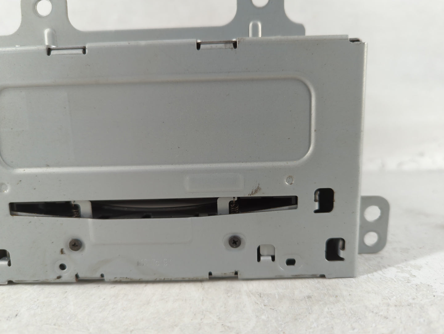 2011-2012 Chevrolet Equinox Radio AM FM Cd Player Receiver Replacement P/N:20983517 Fits Fits 2010 2011 2012 OEM Used Auto P