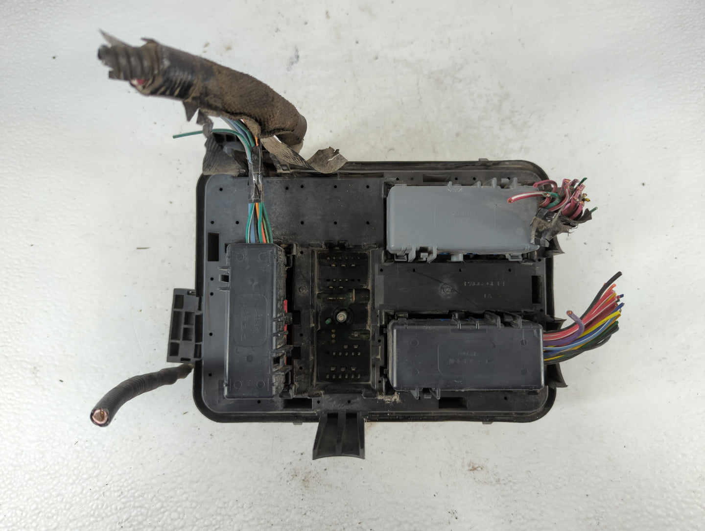 2011 Chevrolet Equinox Fusebox Fuse Box Panel Relay Module P/N:208996 Fits OEM Used Auto Parts - Oemusedautoparts1.com