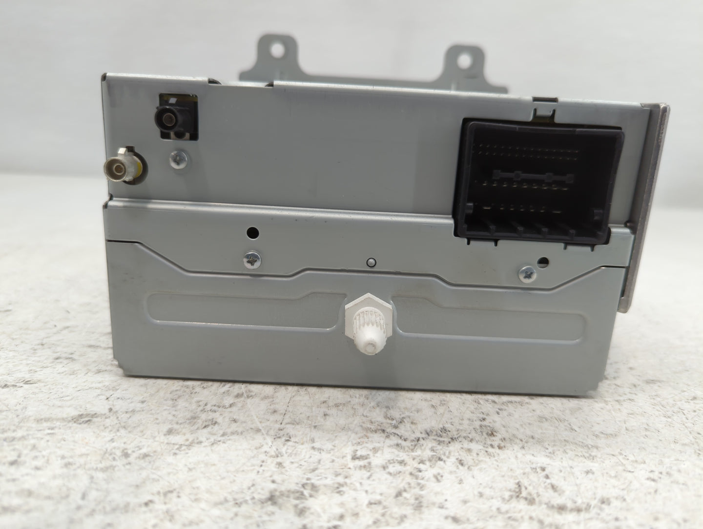 2011-2012 Chevrolet Equinox Radio AM FM Cd Player Receiver Replacement P/N:20983517 Fits Fits 2010 2011 2012 OEM Used Auto P