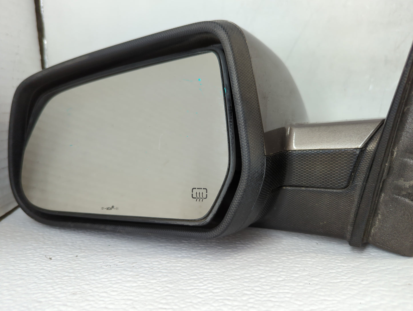 2010-2011 Chevrolet Equinox Driver Side View Mirror - Left Door Mirror OEM Used - Oemusedautoparts1.com