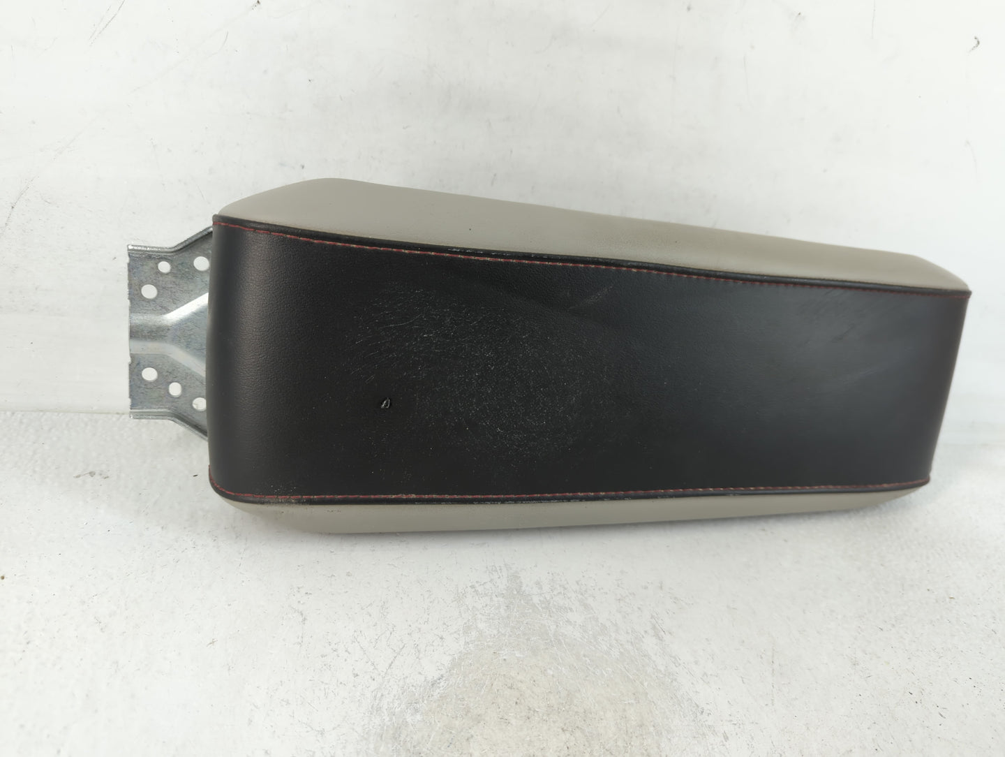 2011 Chevrolet Equinox Center Console Armrest Cover Lid Fits OEM Used Auto Parts - Oemusedautoparts1.com