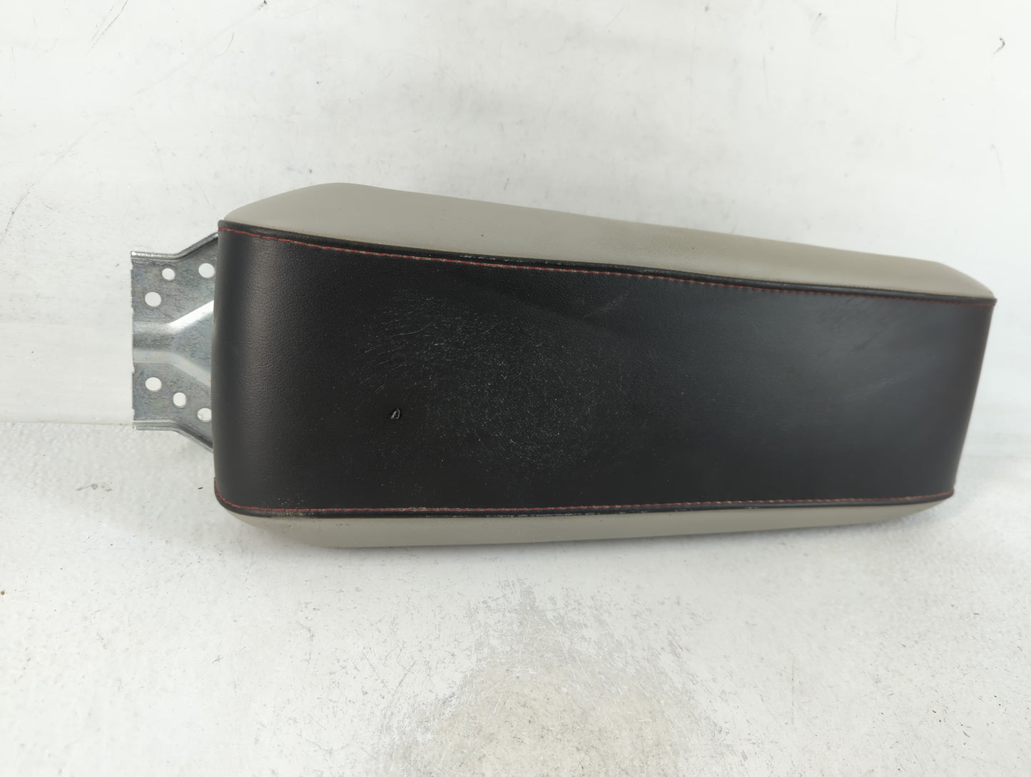 2011 Chevrolet Equinox Center Console Armrest Cover Lid Fits OEM Used Auto Parts - Oemusedautoparts1.com
