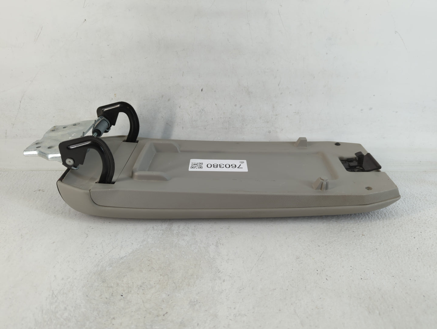 2011 Chevrolet Equinox Center Console Armrest Cover Lid Fits OEM Used Auto Parts - Oemusedautoparts1.com
