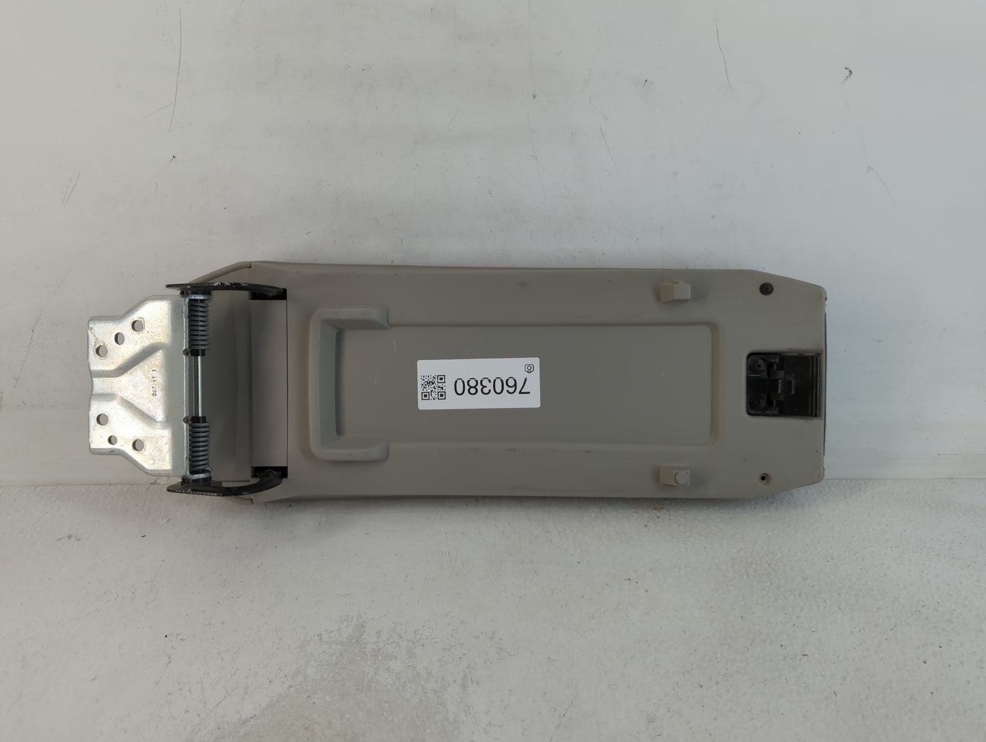 2011 Chevrolet Equinox Center Console Armrest Cover Lid Fits OEM Used Auto Parts - Oemusedautoparts1.com