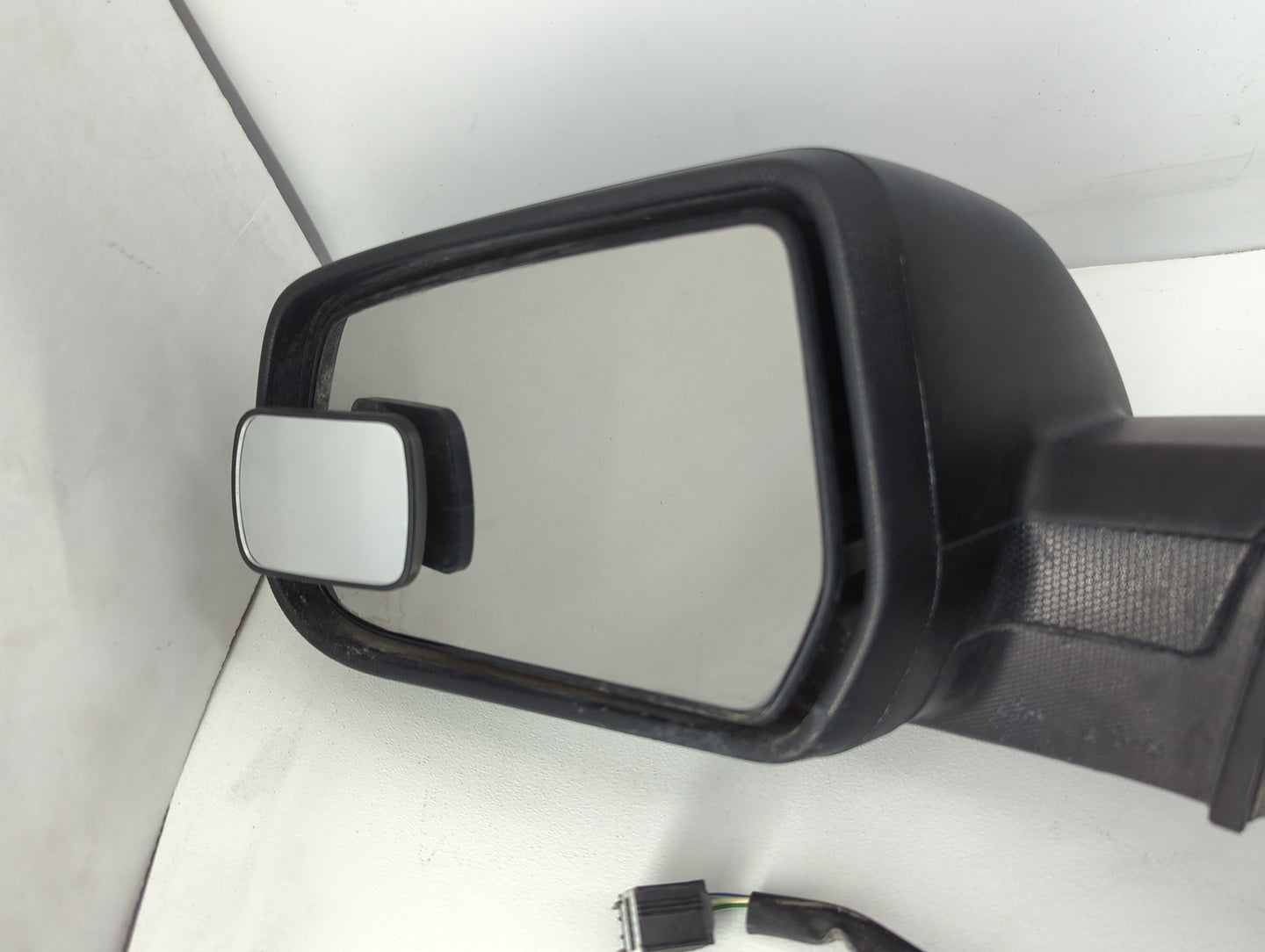 2010-2011 Chevrolet Equinox Driver Side View Mirror - Left Door Mirror OEM Used - Oemusedautoparts1.com
