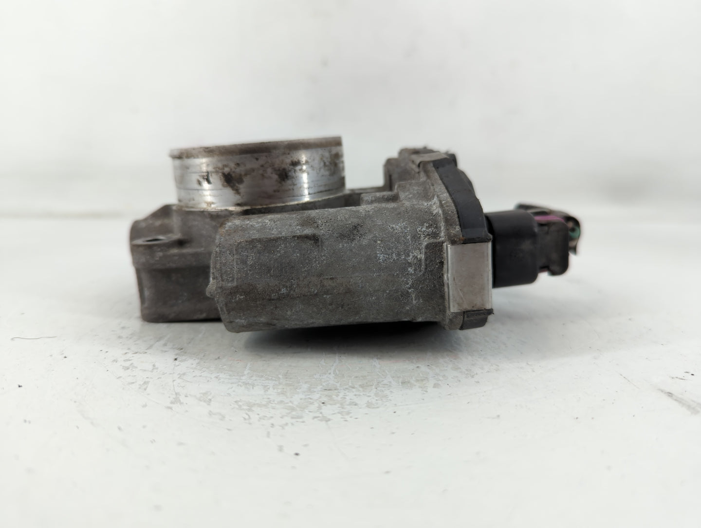 2010-2011 Chevrolet Equinox Throttle Body P/N:AA186AA3044 Fits Fits 2007 2008 2009 2010 2011 2012 OEM Used Auto Parts - Oemu