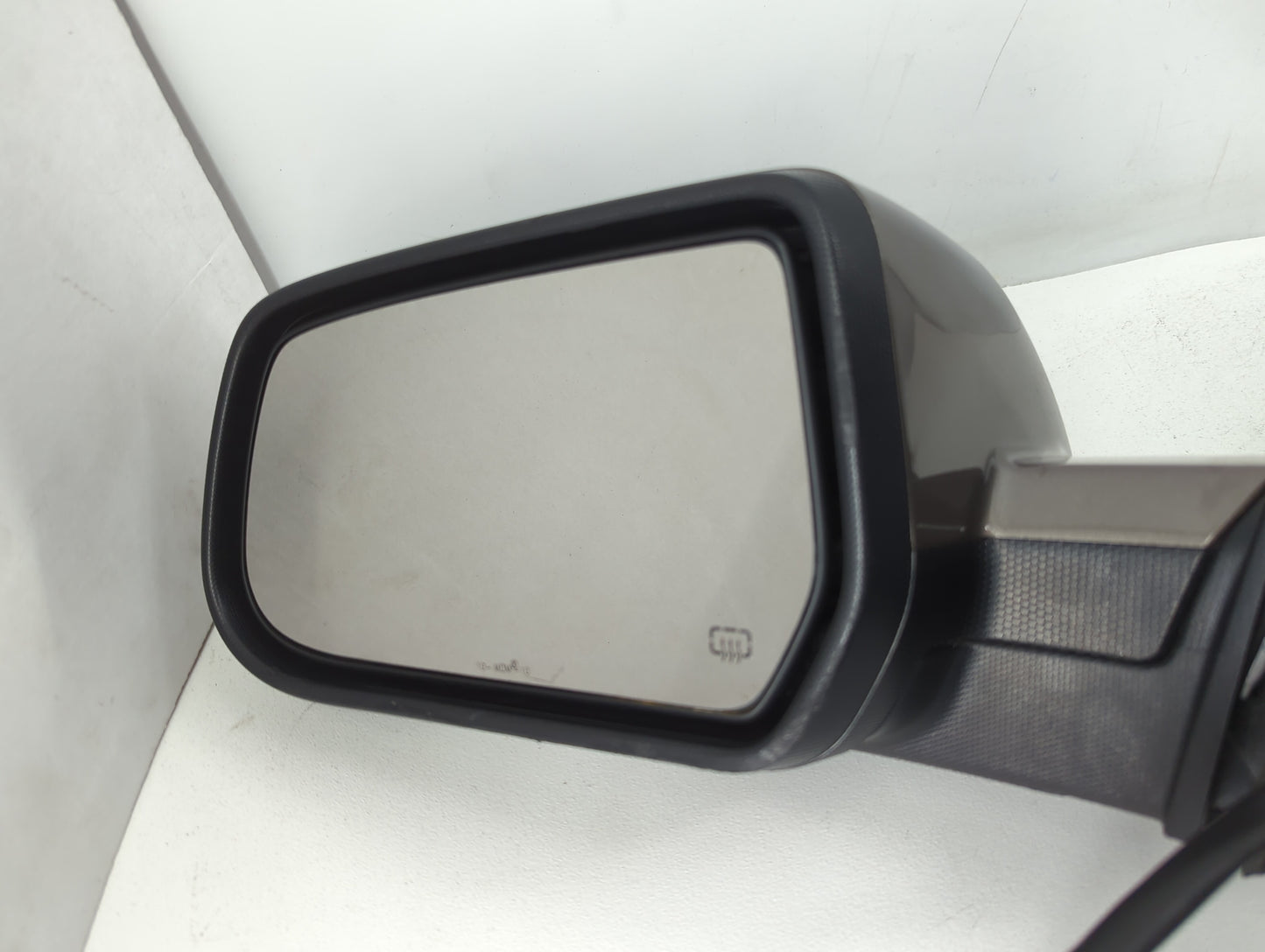 2010-2011 Chevrolet Equinox Driver Side View Mirror - Left Door Mirror OEM Used - Oemusedautoparts1.com