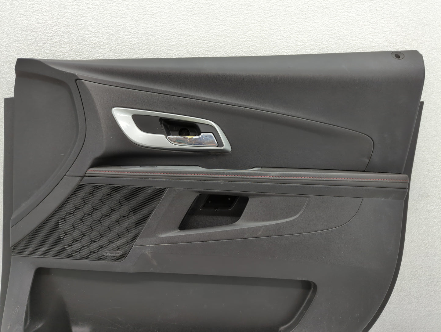 2011 Chevrolet Equinox Front Right Passenger Interior Door Panel Trim - Oemusedautoparts1.com
