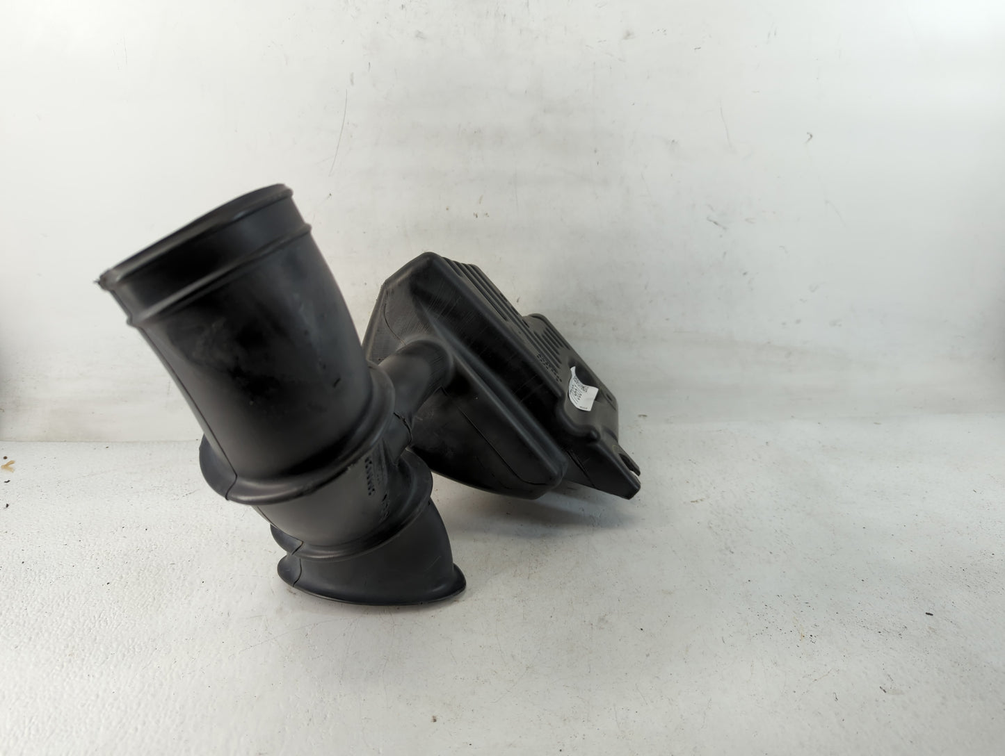 2010-2011 Chevrolet Equinox Air Cleaner Intake-duct Hose Tube - Oemusedautoparts1.com